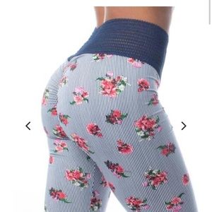 Razzle dazzle scrunch butt leggings